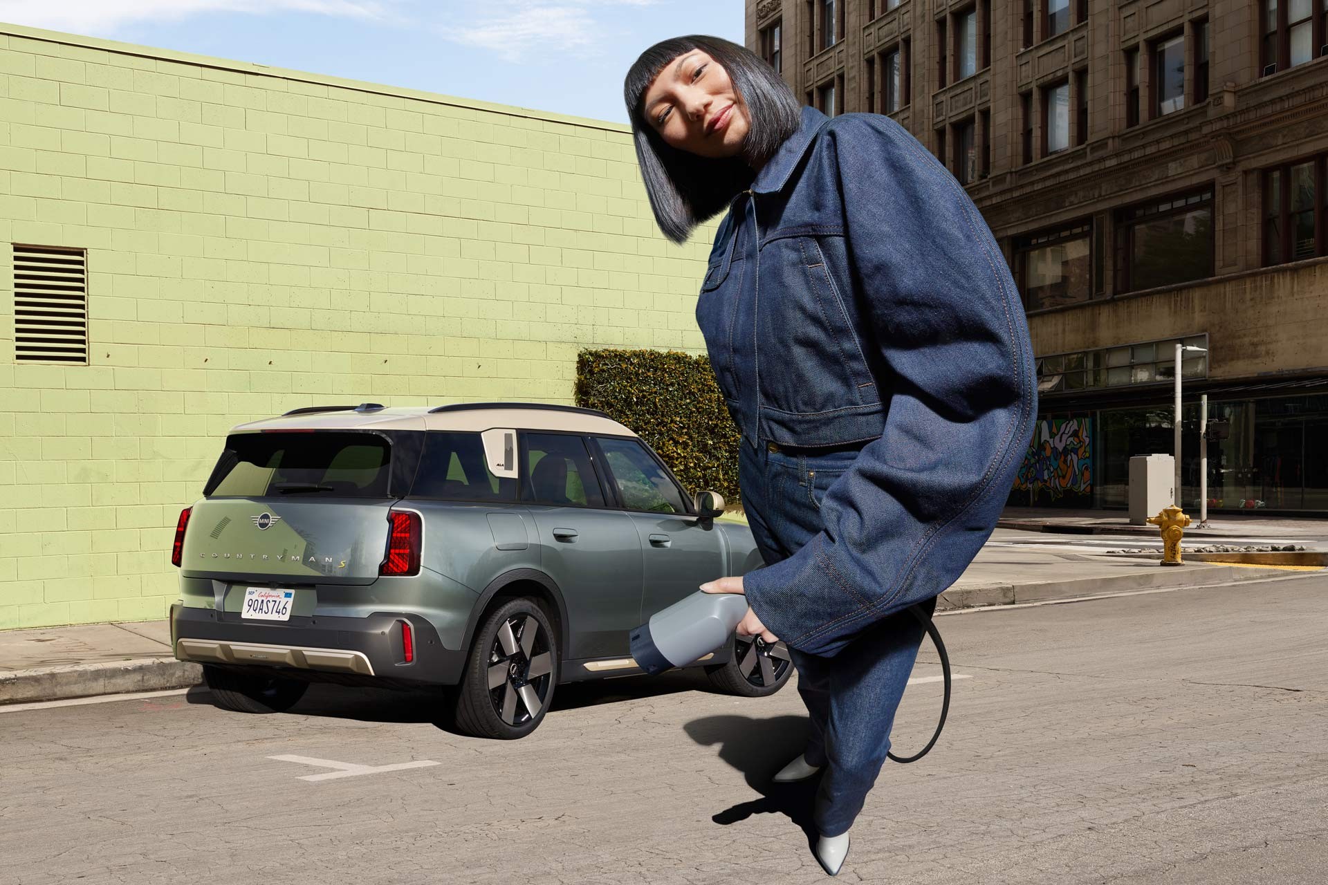 All-electric MINI Countryman - charging - public charging